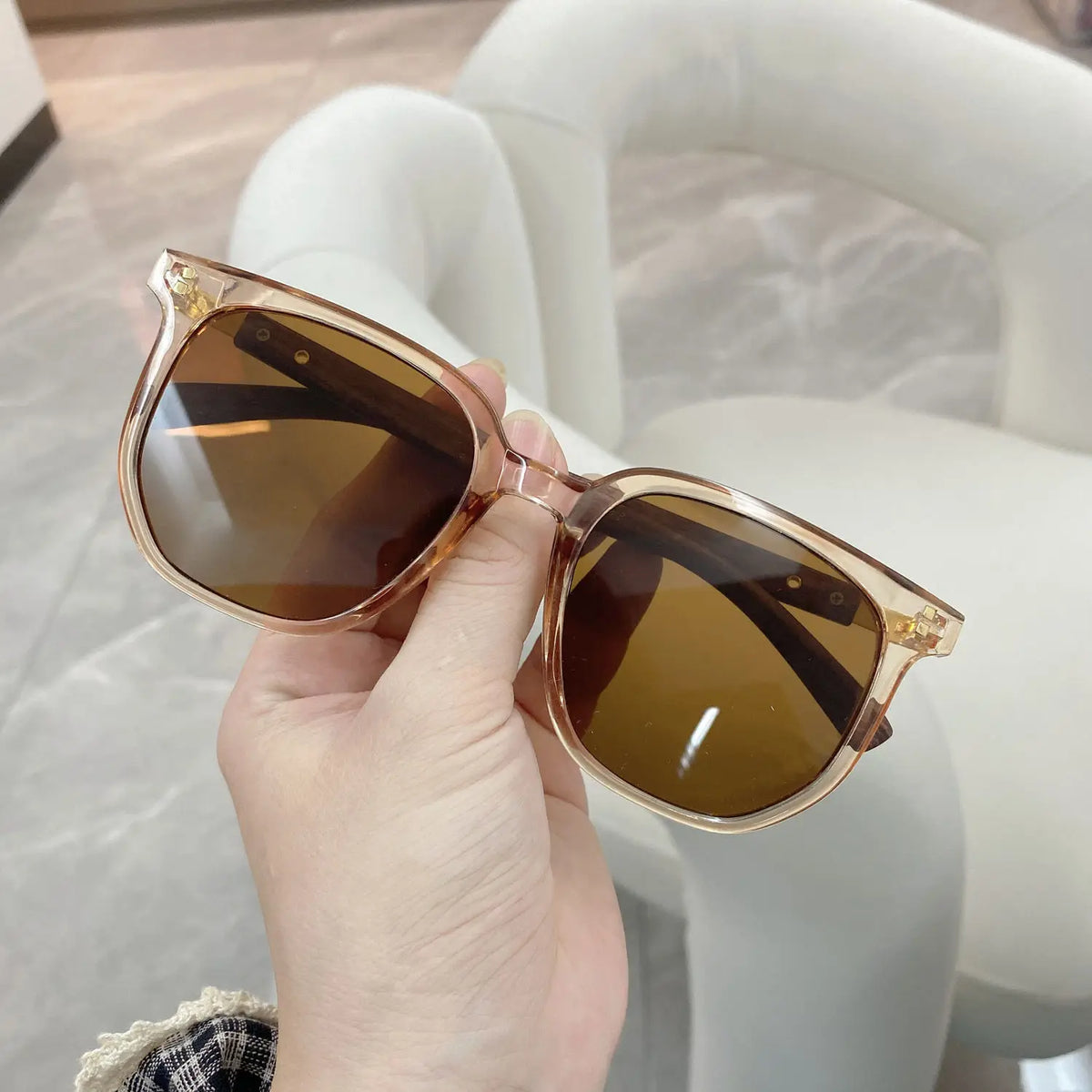 Vintage Square Frame Sunglasses for Women Men 2026 Trendy Retro Wood Grain Plastic Frame UV 400 Protection Eyepeice